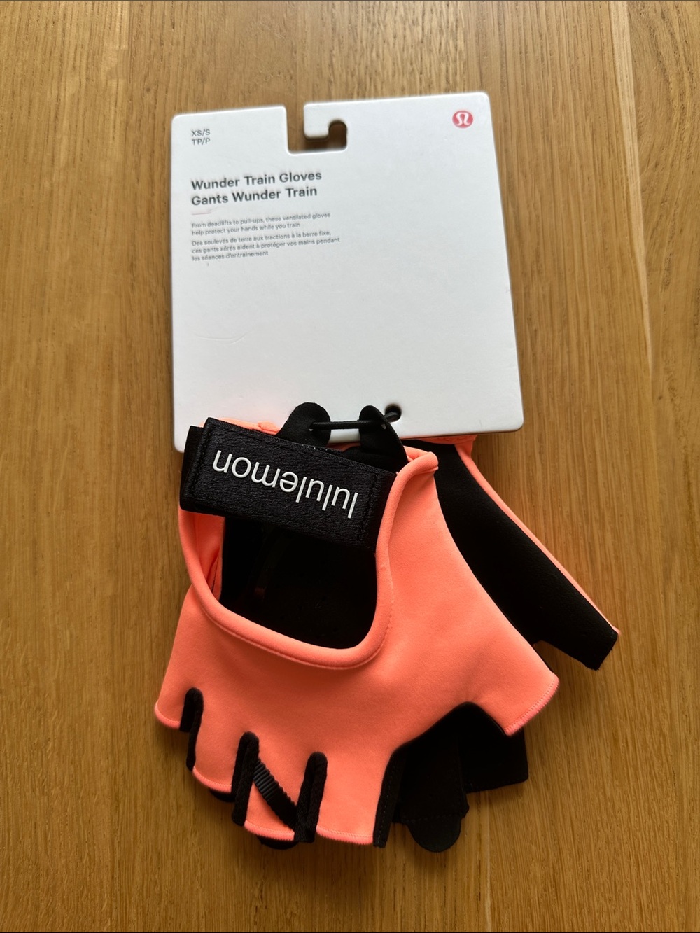 NWT Lululemon Womens Wunder Train Gloves - Picture 2 of 3